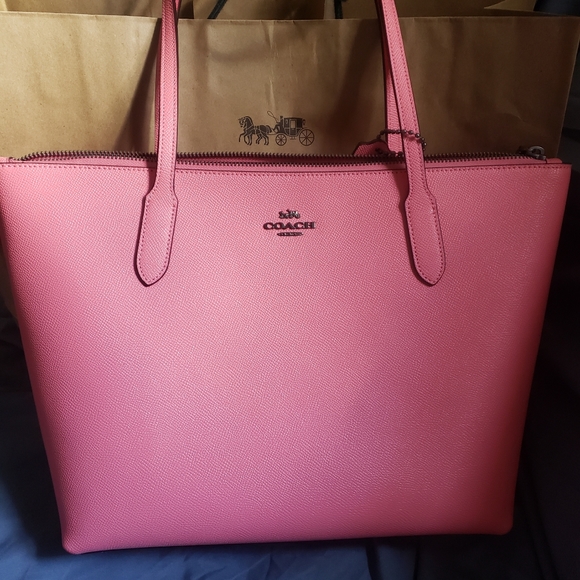 Coach - Picture 1 of 11